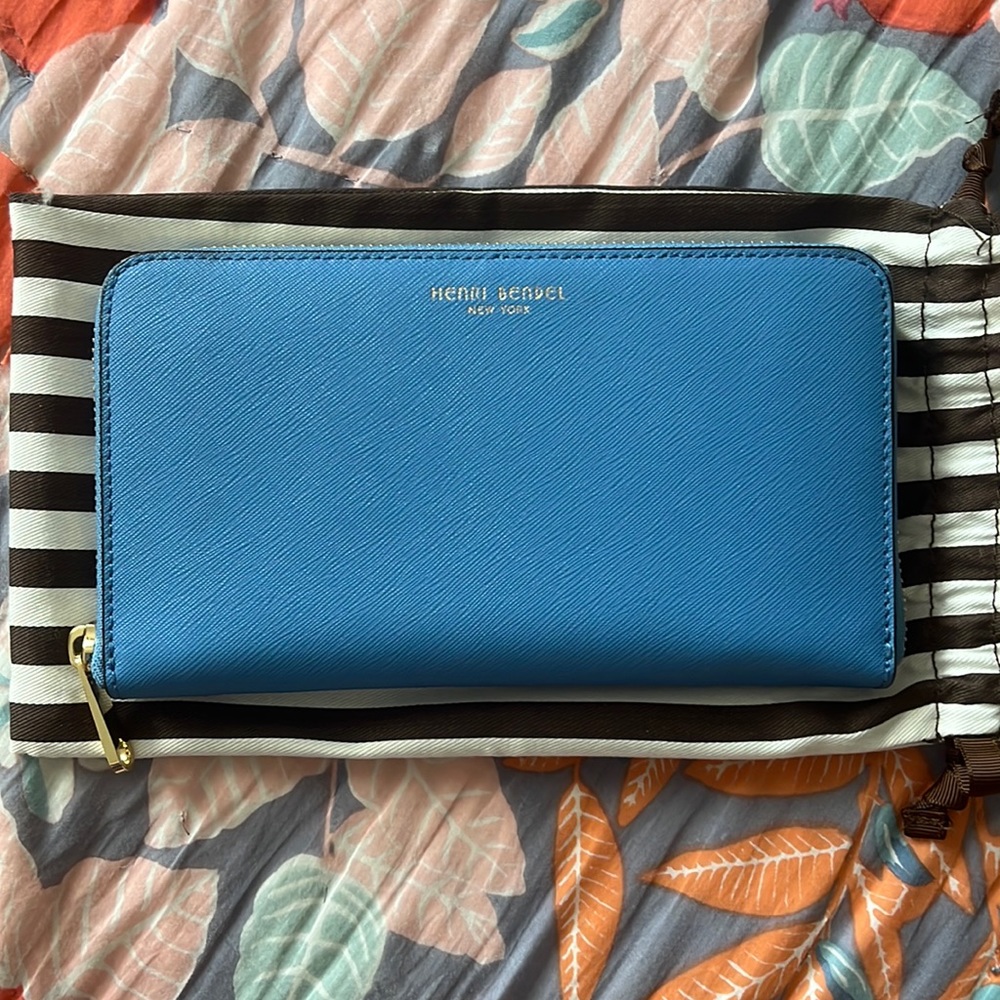 COPY - Henri Bendel Wallet